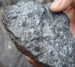 �����e��һ����懵Vʯ�a��ͬ������3%