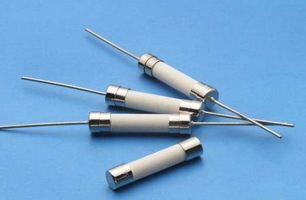 ��ͨ�磺�����մɏͺϲ�������������Ϣ�惦