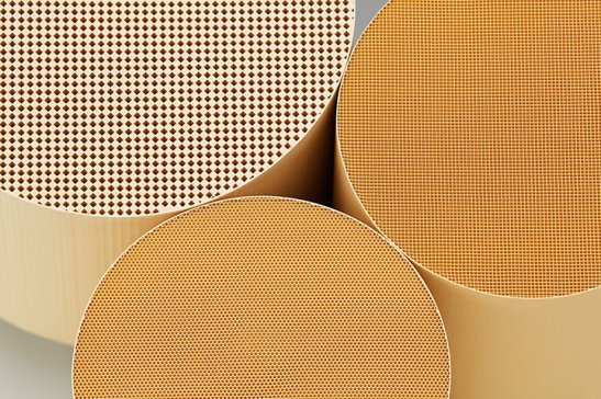 ȫ�����M�մɲ��ϵđ���څ���A�y