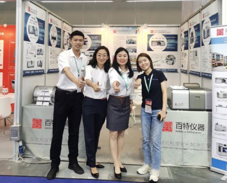 �r�������������m���¡����ؔyȫϵ�Ѓx������CHINAPLAS���H����չ