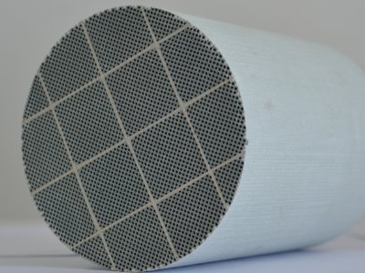 ������ć����ŷŘ˜ʁ��R��SiC�|(zh��)DPF�ɞ����܇�ġ��������ݡ�