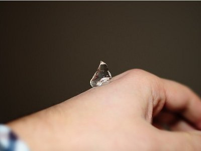 �o�C�������ϼ����z����ʯ��ϡ����ʯīϩ��6�N��Ҋ�d�w�о��Mչ