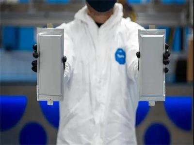  Solid Power��Ŀ�ˣ����ǰ���R�͸����\�������̑B늳؆�Ԫ