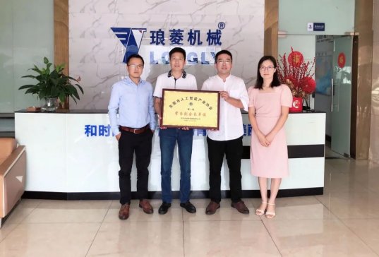 �����ИI������������Ζ|ݸ�˹����܅f�����ո����L��λ