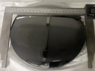 ����Ϣ����ʢ�C�8Ӣ��N��SiC���w�ɹ����t��