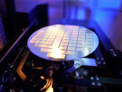 �����δ��������һ���댧�w���ϴ�����