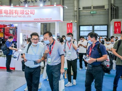 �Gɫ�ИIʢ���������c ��15���Ϻ����H�����h��չ����8��23���_Ļ��