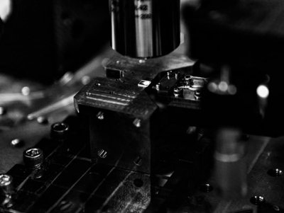 Ԫ�����c������˾Lightsynq�_�ɺ�����