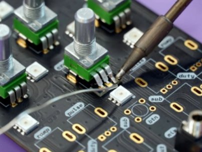 �A����m�l��������ʯɢ����ͻ�ƣ�