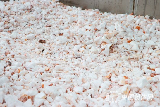 �����D���ֱ���ʯӢɰԭ�Ϯa�^��